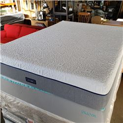 NOVOSBED QUEENSIZE MATTRESS WITH REMOVABLE COVER