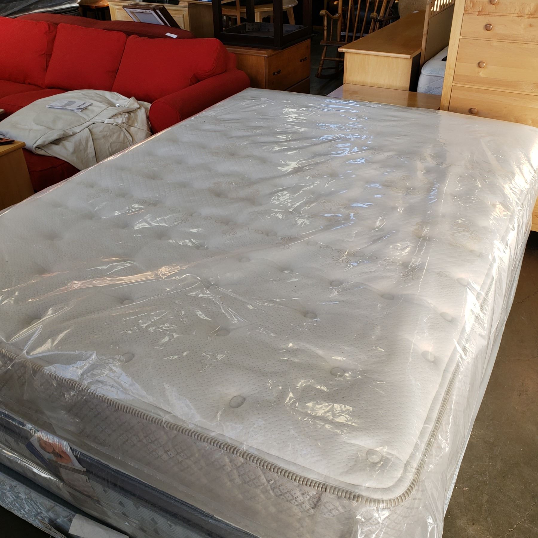 SEALY POSTUREPEDIC PROBACK DOUBLE SIZE MATTRESS Big Valley Auction Sealy posturepedic proback double size mattress big valley auction