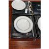 Image 2 : 5 ROYAL DOULTON PLATINUM 4PC DISH SETS - 5 PLACE SETTINGS