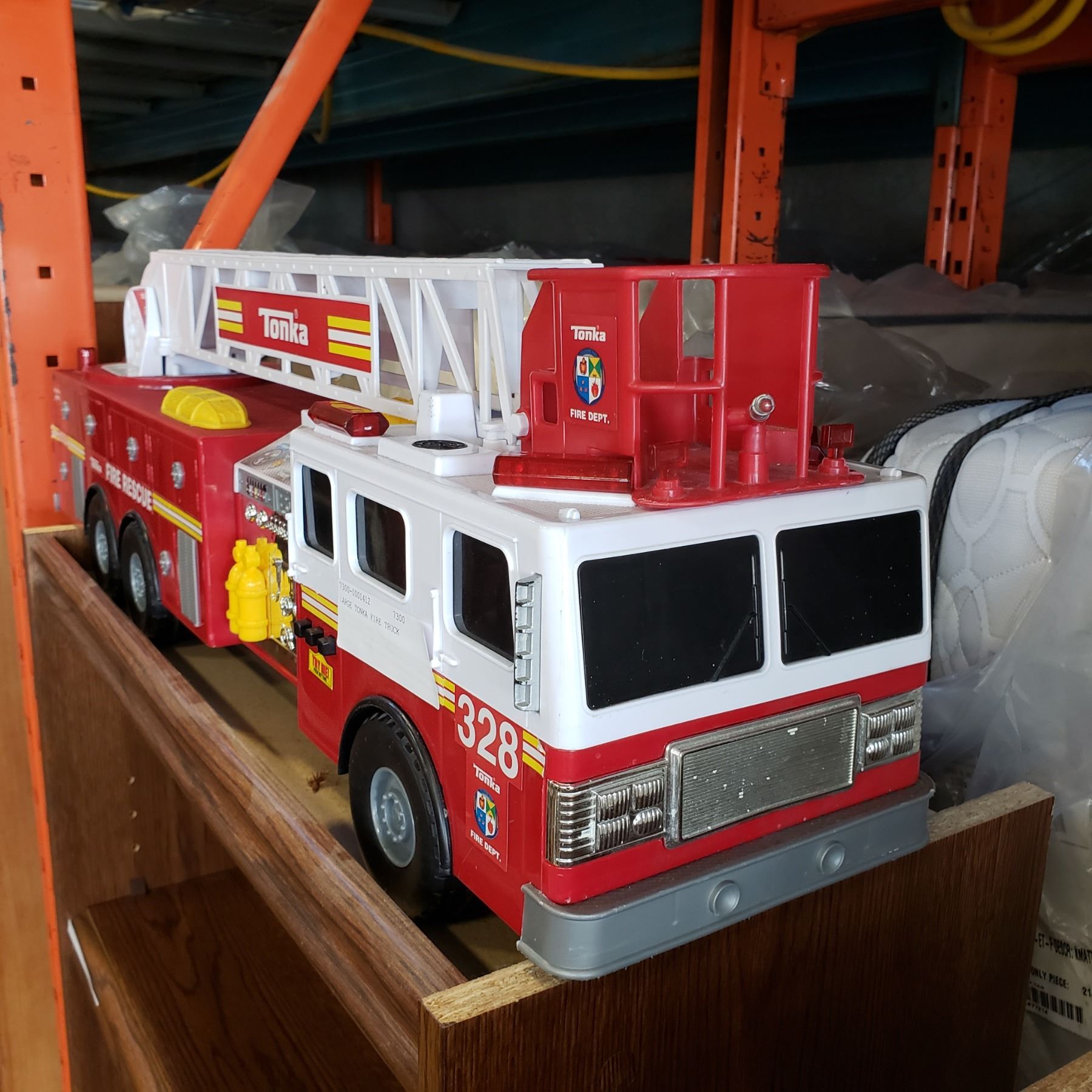 LARGE TONKA FIRE TRUCK Big Valley Auction LARGE TONKA FIRE TRUCK Big Valley Auction