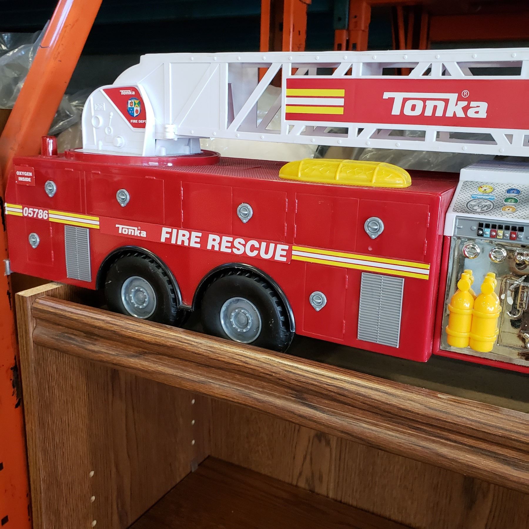 LARGE TONKA FIRE TRUCK Big Valley Auction LARGE TONKA FIRE TRUCK Big Valley Auction