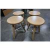 Image 1 : 4 SMALL STOOLS