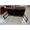 Image 2 : MODERN MAHOGANY FINISH ENTERTAINMENT STAND W/ GLASS DOORS