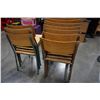 Image 5 : 11 STACKING CHAIRS