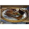 Image 2 : LOT OF WINE ITEMS ON SHELL TRAY AND FISH AND SHELL ITEMS