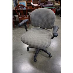 GAS LIFT OFFICE CHAIR