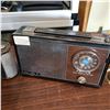 Image 2 : VINTAGE RADIO BELLOWS CAMERA AND REALISTIC CITZEN BAND TRANSCEIVER