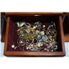Image 3 : JEWELLERY BOX W/ CONTENTS