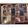 Image 4 : BINDER OF PATRICK ROY AND HASEK HOCKEY CARDS