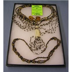 Group of costume jewelry necklaces