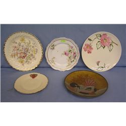 Group of 5 collectable plates