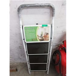 New 4 Step Folding Ladder