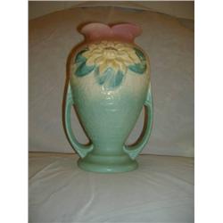 Hull Waterlilly Vase w/ Handles