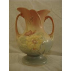 Hull Magnolia Matte Vase w/ Handles