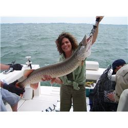 CASTING/TROLLING FISHING TRIP FOR MUSKY ON LAKE ST. CLAIR FOR TWO