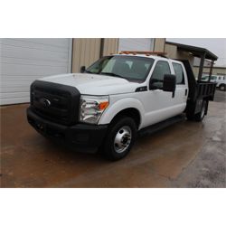 2015 FORD F350 Flatbed Truck