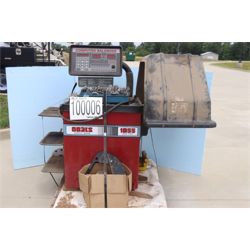 COATS 1055 WHEEL BALANCER Shop Equipment