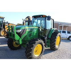 2013 JOHN DEERE 6125M Tractor