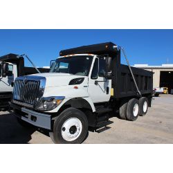 2009 INTERNATIONAL 7400 Dump Truck