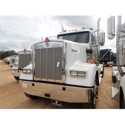 2019 KENWORTH W900L Day Cab Truck