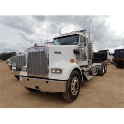 2019 KENWORTH W900L Day Cab Truck