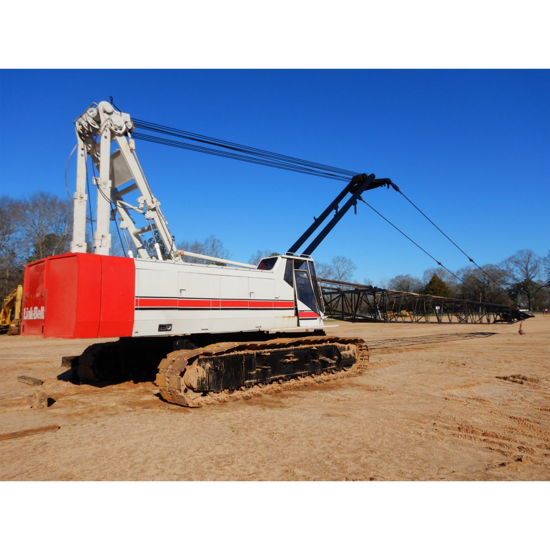 LINK BELT LS218 Crawler Crane J.M. Wood Auction Company, Inc.