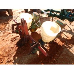 JOHN DEERE PLANTER Planting Equipment