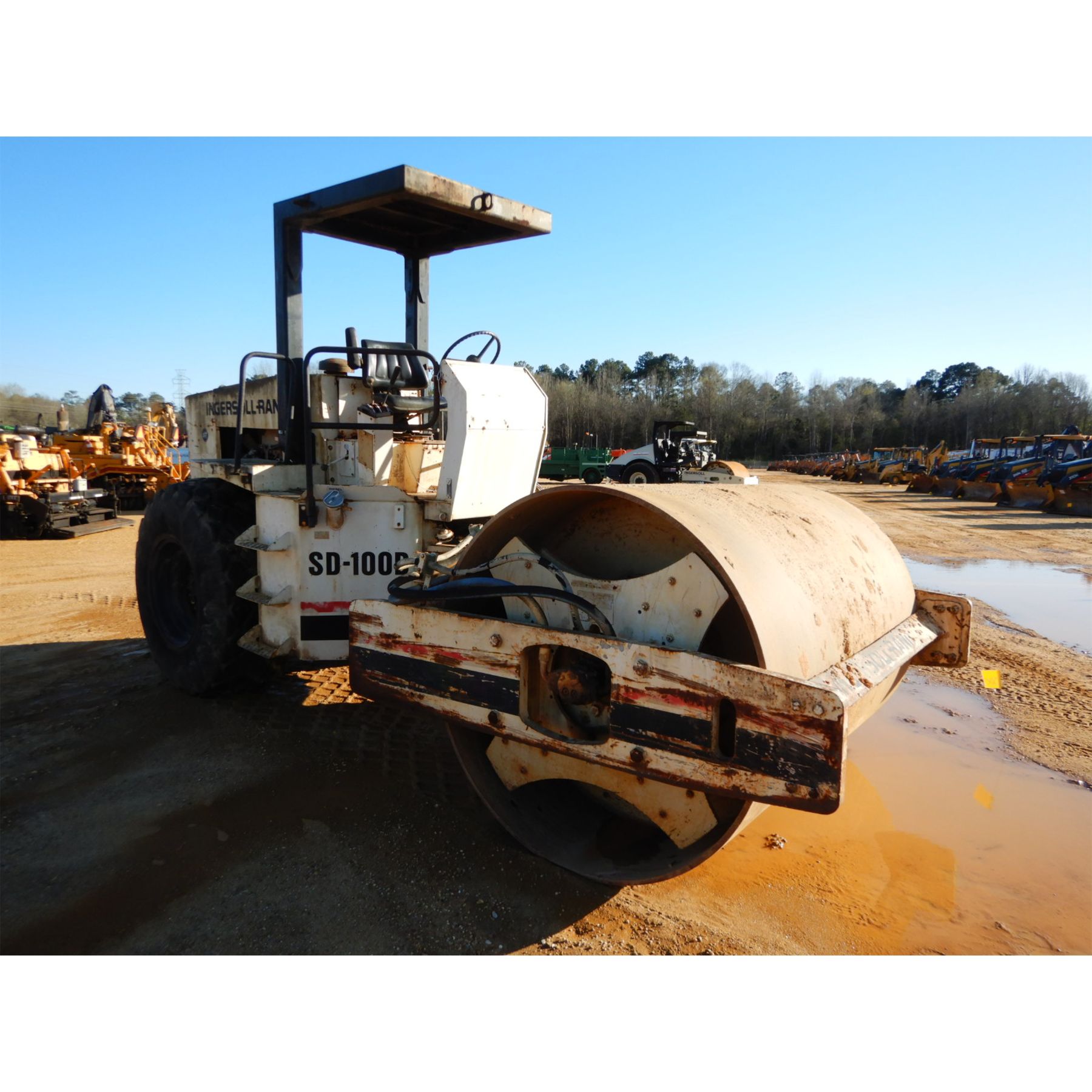 INGERSOLL RAND SD100D Compaction Equipment INGERSOLL RAND SD100D Compaction Equipment