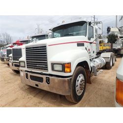 2013 MACK CHU613 Day Cab Truck