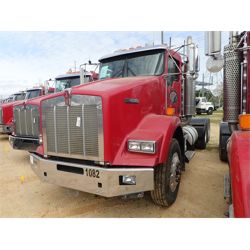 2007 KENWORTH T800 Day Cab Truck