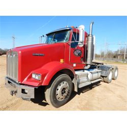 2007 KENWORTH T800 Day Cab Truck