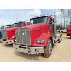 2007 KENWORTH T800 Day Cab Truck