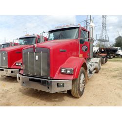 2007 KENWORTH T800 Day Cab Truck