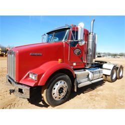 2007 KENWORTH T800 Day Cab Truck
