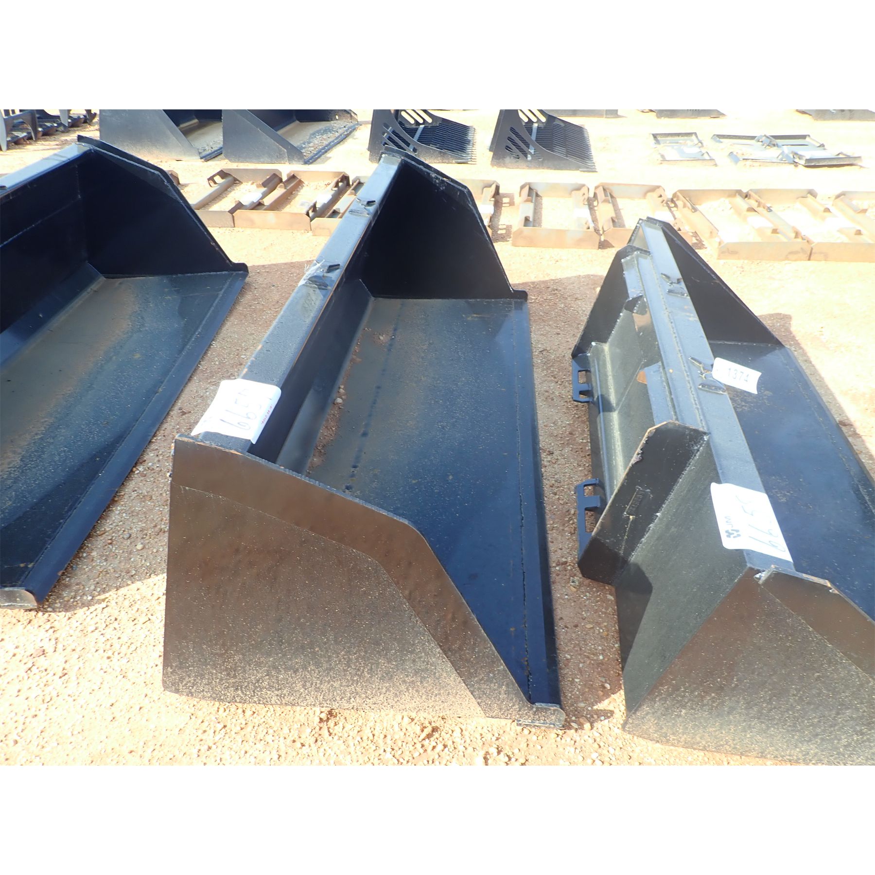 KIT CONTAINERS 90 in SNOW/MULCH BUCKET Skid Steer Attachment