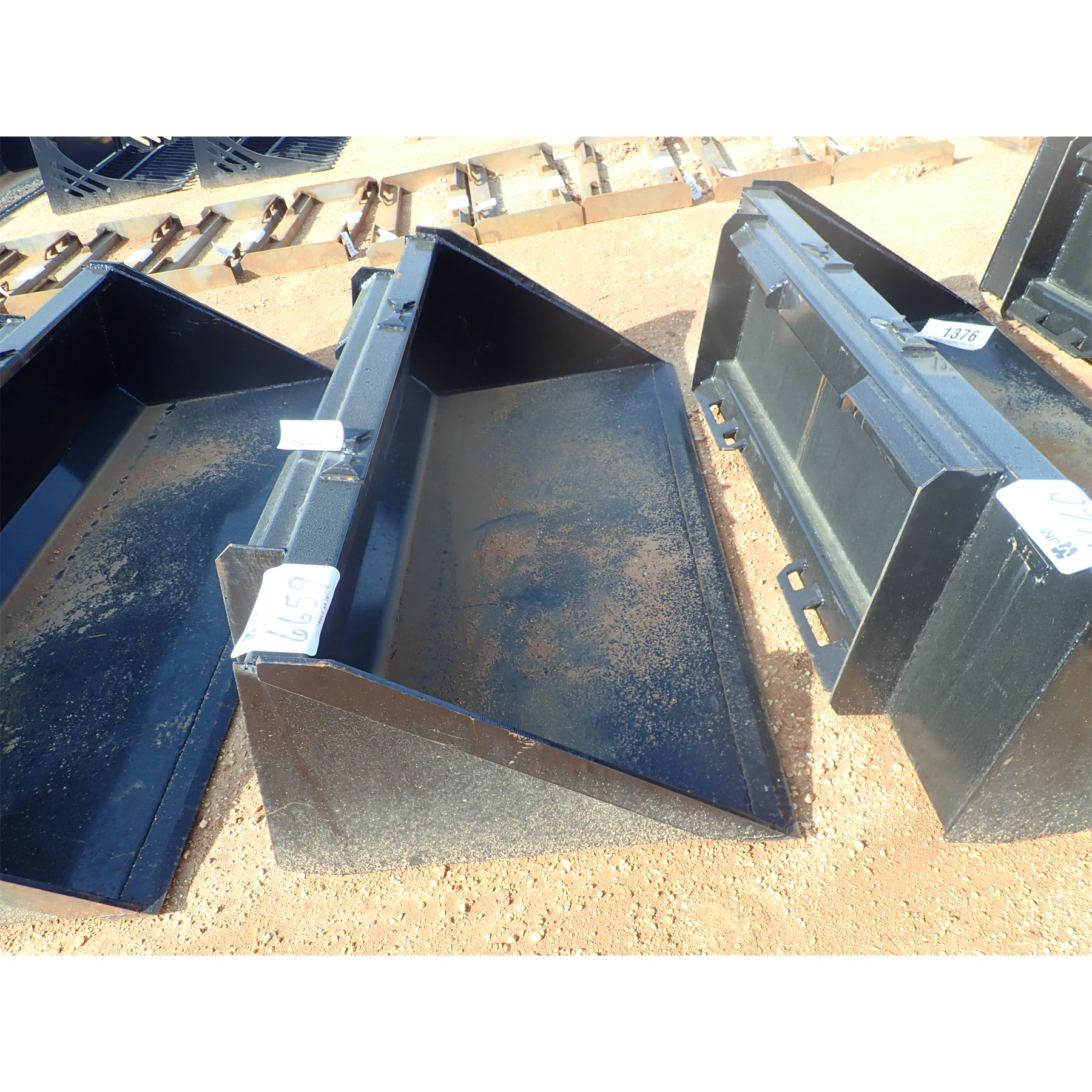 KIT CONTAINERS 66 in BUCKET Skid Steer Attachment J.M. Wood Auction