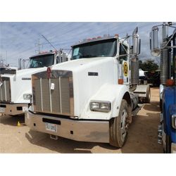 2006 KENWORTH T800 Day Cab Truck