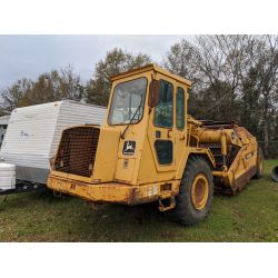 John Deere 762B Series II Scraper