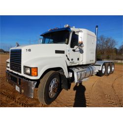 2013 MACK CHU613 Sleeper Truck