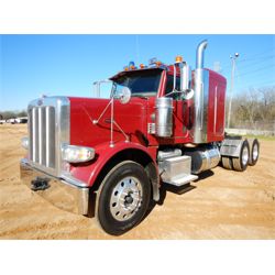 2013 PETERBILT 388 Sleeper Truck