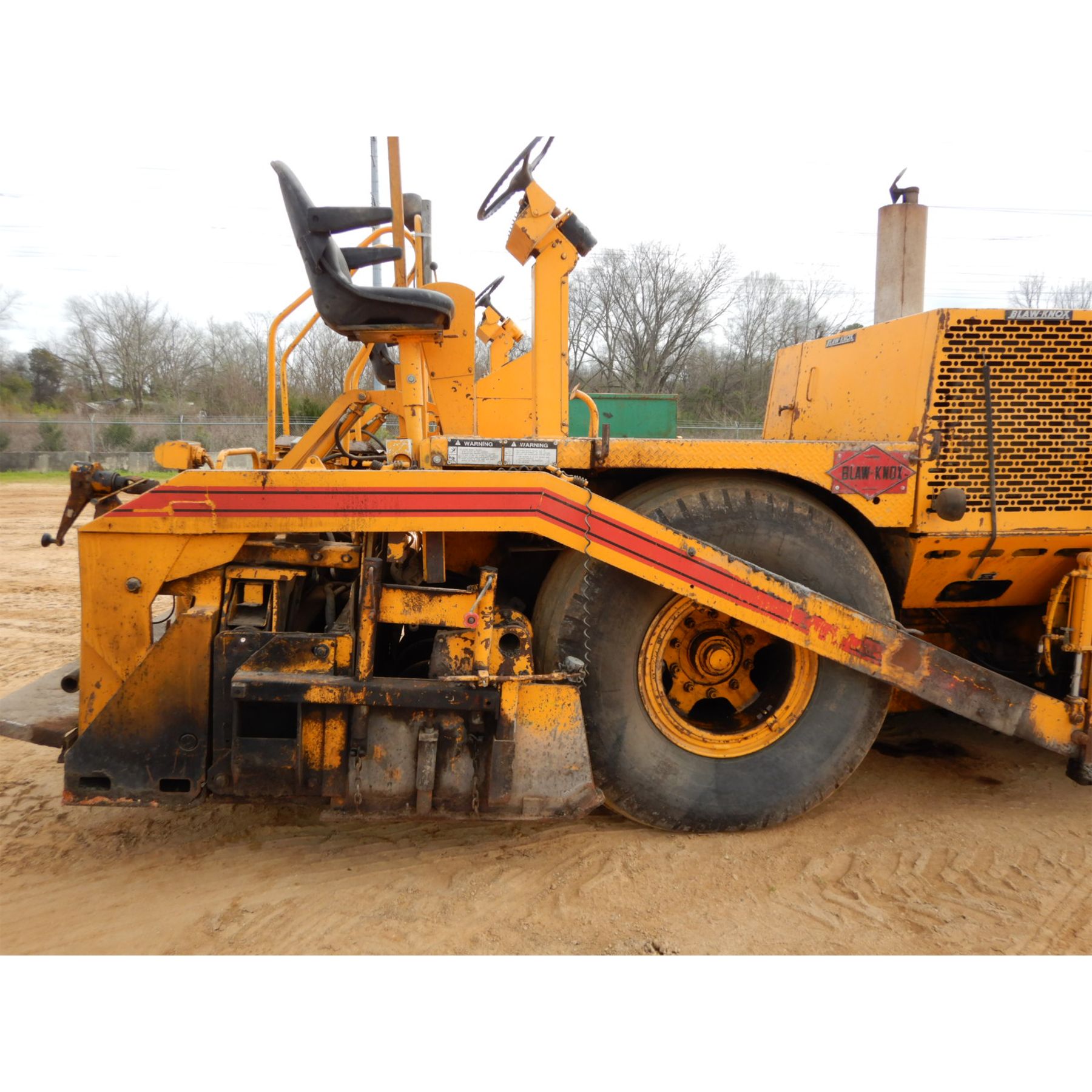 BLAW KNOX PF200 Asphalt Paver