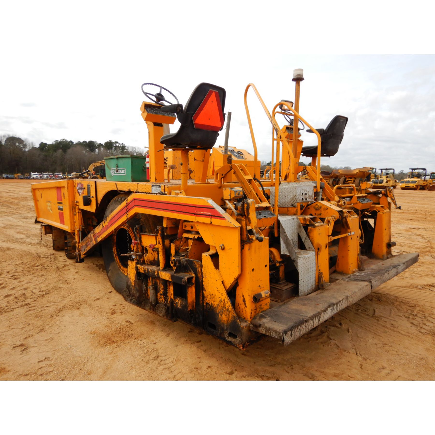 BLAW KNOX PF200 Asphalt Paver
