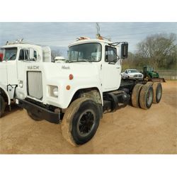 1985 MACK RD686SX Day Cab Truck