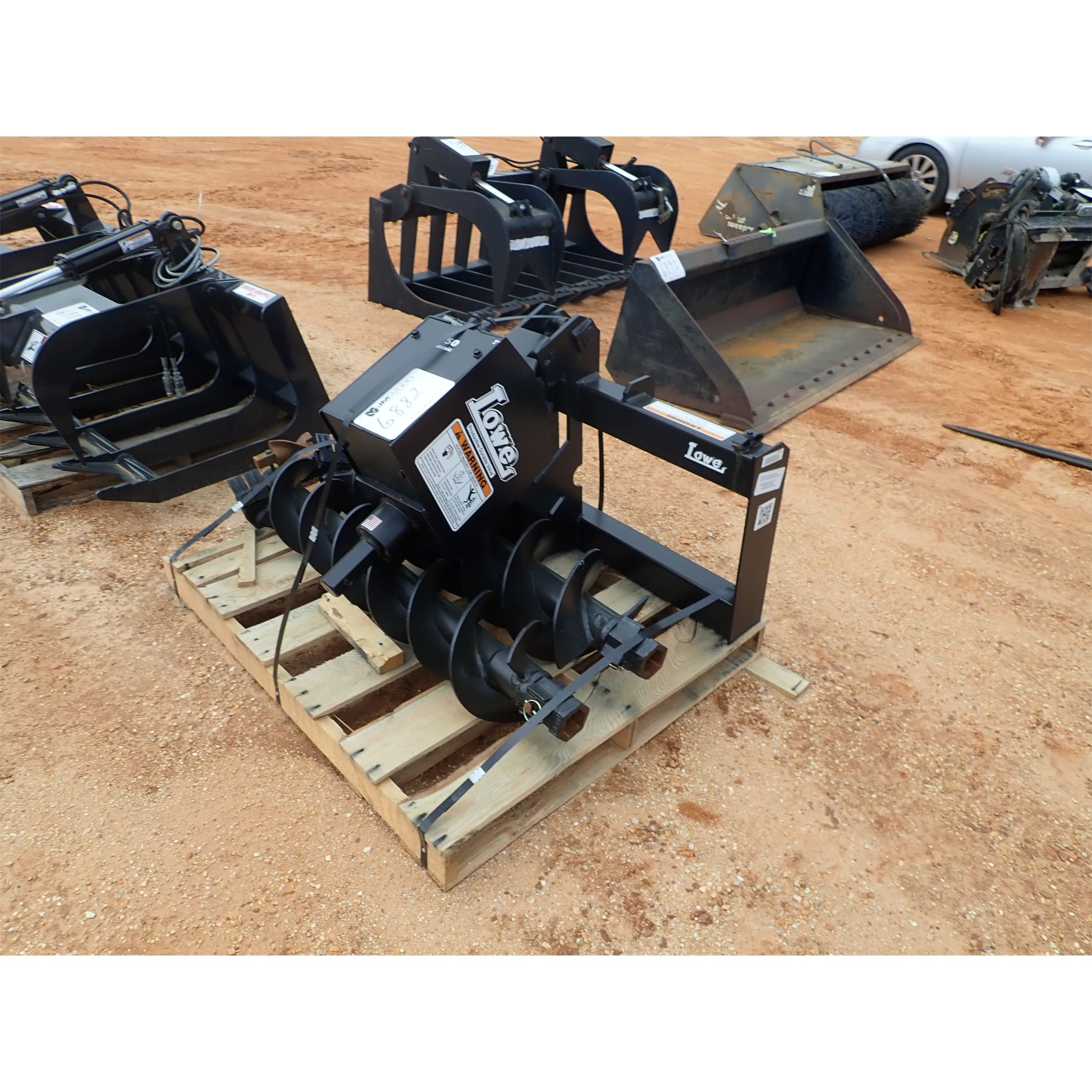 LOWE 750 AUGER Skid Steer Attachment