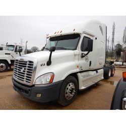 2012 FREIGHTLINER CASCADIA Sleeper Truck