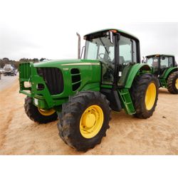JOHN DEERE 7230 Tractor