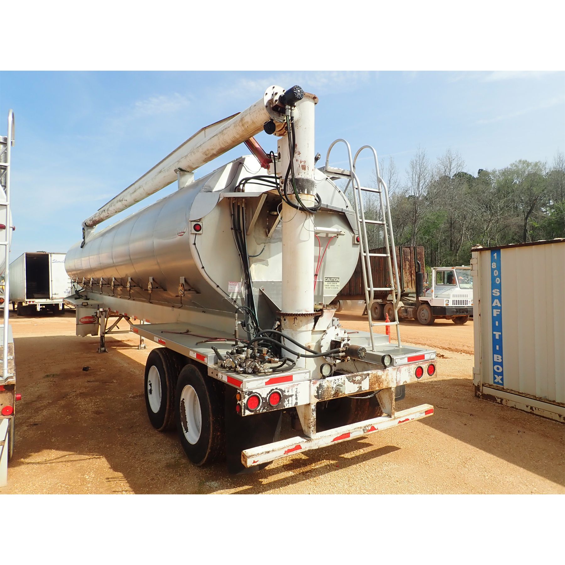 2010 PINSON TANK Pneumatic / Dry Bulk Trailer