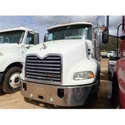 2007 MACK CXP613 Day Cab Truck