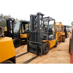 CATERPILLAR GP25 Forklift - Mast