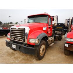2013 MACK CU713 Roll Off Truck